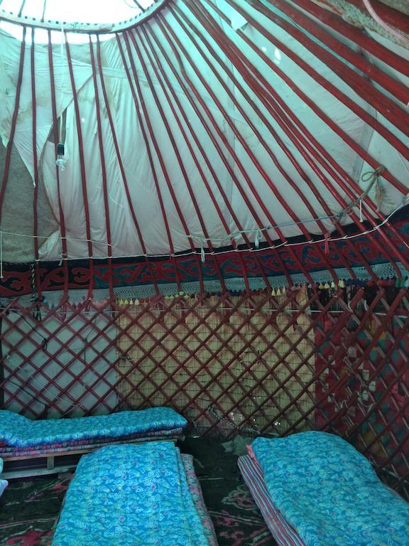 Arista Yurt Camp Hotell Karakol Rom bilde